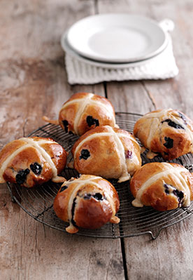 Easter Recipes: Blueberry Hot Cross Buns - Your Healthy Living